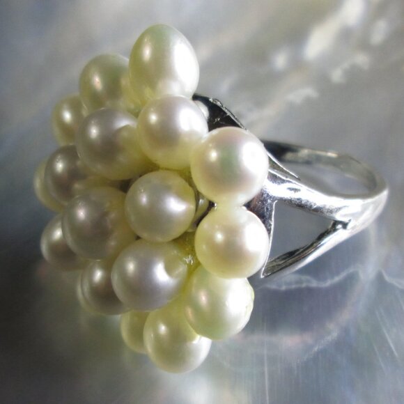 Large Freshwater Cluster Pearls Cocktail Ring - Picture 3 of 5
